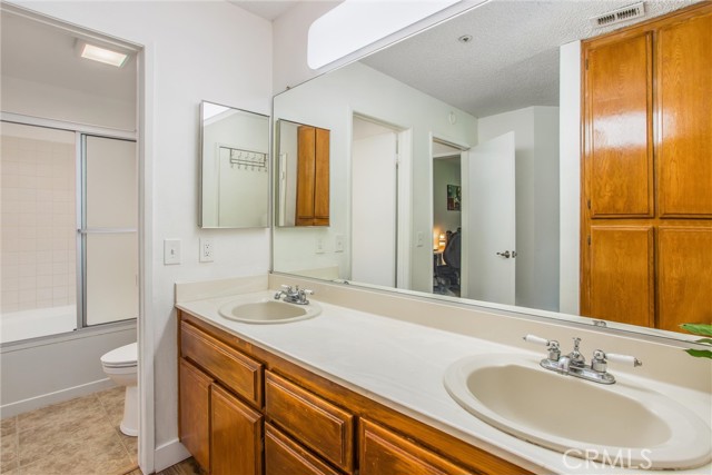 Detail Gallery Image 18 of 22 For 13667 Crawford Ct, Fontana,  CA 92336 - 4 Beds | 2/1 Baths