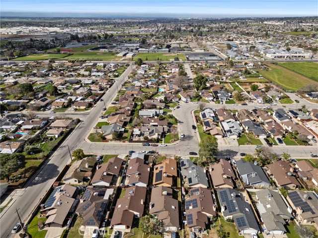 Detail Gallery Image 9 of 43 For 813 Orangewood, Bakersfield,  CA 93306 - 3 Beds | 2 Baths