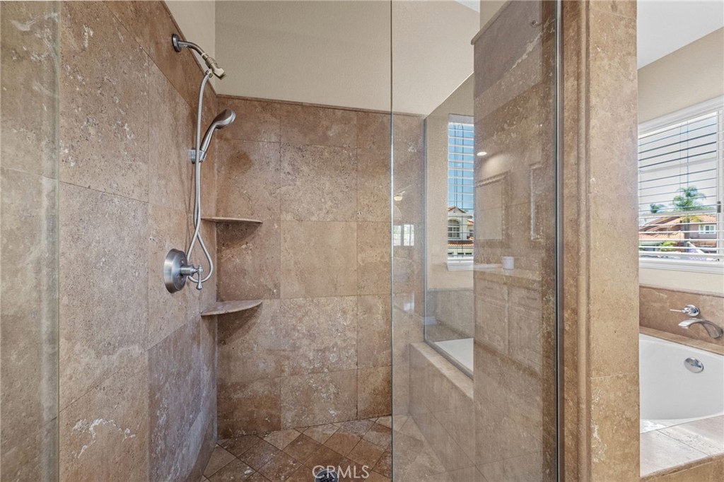 MLS #OC25179992 img 40