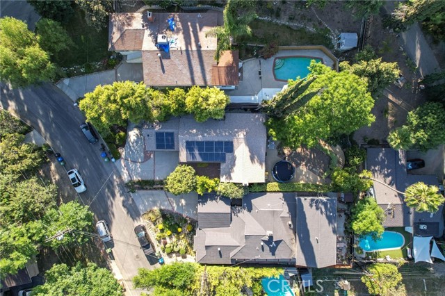 20955 De Mina Street, Woodland Hills CA: https://media.crmls.org/medias/4de518c9-8aba-46f7-bbce-0798d427d680.jpg