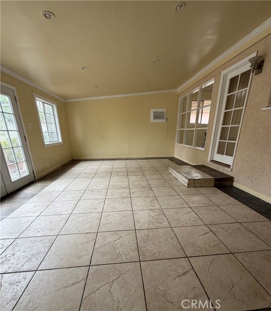 8360 Katherine Ave, Los Angeles, CA 91402 photo 17