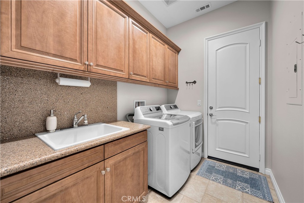 MLS #OC25223158 image #36