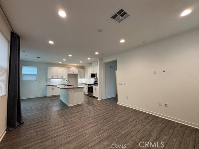 Detail Gallery Image 11 of 22 For 26149 Park Ave #3,  Redlands,  CA 92373 - 3 Beds | 3 Baths