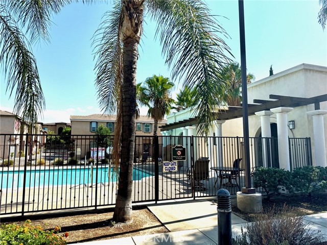 Detail Gallery Image 31 of 33 For 275 Bloomington Ave #112,  Rialto,  CA 92376 - 3 Beds | 2/1 Baths