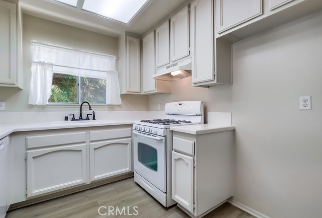 12874 Sycamore Village Drive, Norwalk CA: https://media.crmls.org/medias/4de72a8a-d223-41ec-9c2a-57cc8f6dcc89.jpg