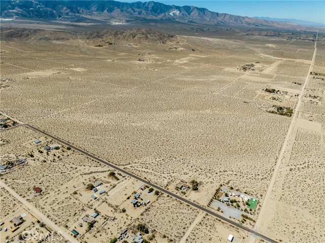 Detail Gallery Image 2 of 7 For 768 Visalia Ave, Lucerne Valley,  CA 92356 - – Beds | – Baths