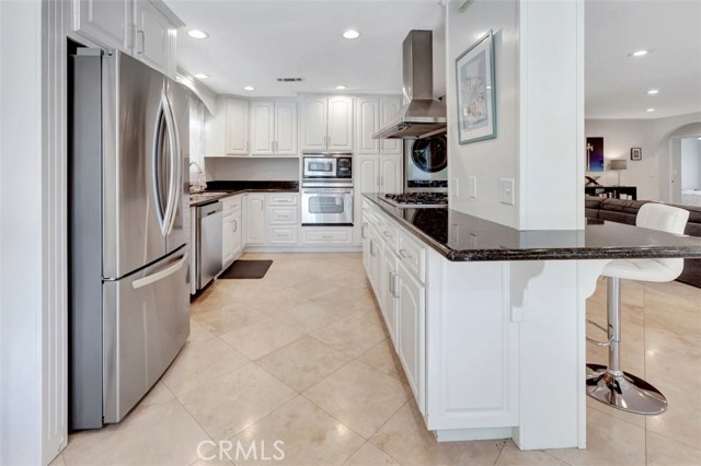 24017 Sylvan Street, Woodland Hills CA: https://media.crmls.org/medias/4de76e38-d062-4645-8840-9f4cf744315f.jpg