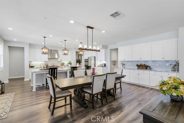 Detail Gallery Image 8 of 44 For 17183 Compass Dr, Riverside,  CA 92503 - 5 Beds | 4/1 Baths