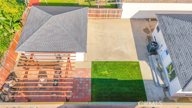 Detail Gallery Image 4 of 40 For 12035 Ramona, Hawthorne,  CA 90250 - 3 Beds | 3 Baths