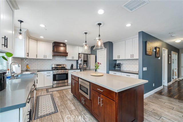 Detail Gallery Image 13 of 54 For 15532 Skylark Ave, Fontana,  CA 92336 - 4 Beds | 2/1 Baths