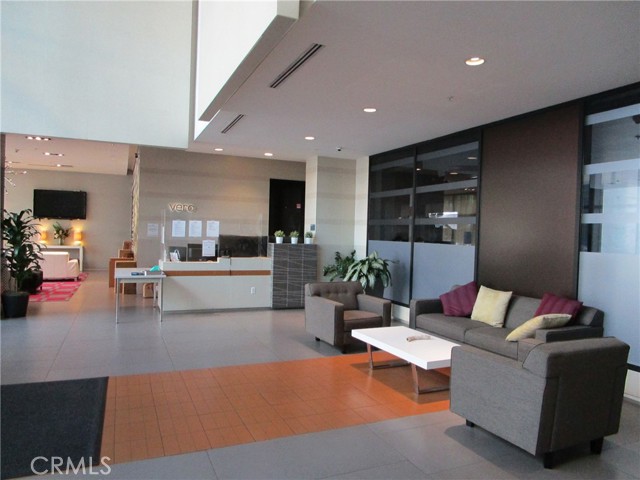 Detail Gallery Image 3 of 24 For 1234 Wilshire, Los Angeles,  CA 90017 - 1 Beds | 1 Baths