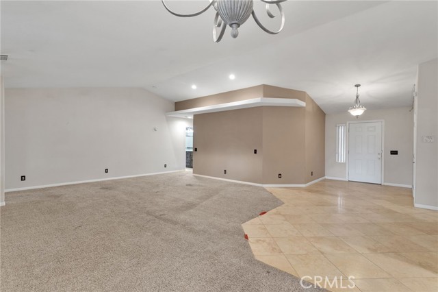 Detail Gallery Image 4 of 34 For 13934 Okesa, Apple Valley,  CA 92307 - 4 Beds | 2/1 Baths