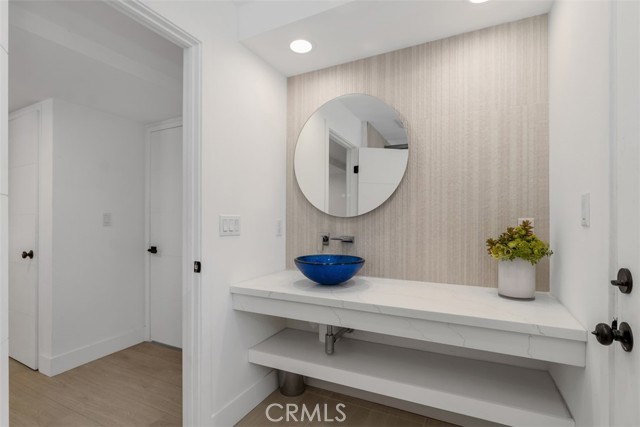 Detail Gallery Image 8 of 32 For 8167 Dartmoor Drive, Huntington Beach,  CA 92646 - 4 Beds | 2/1 Baths