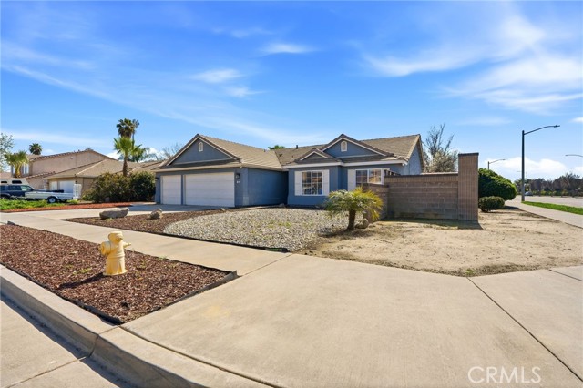 Detail Gallery Image 3 of 51 For 865 Avalon Dr, Lemoore,  CA 93245 - 5 Beds | 2 Baths