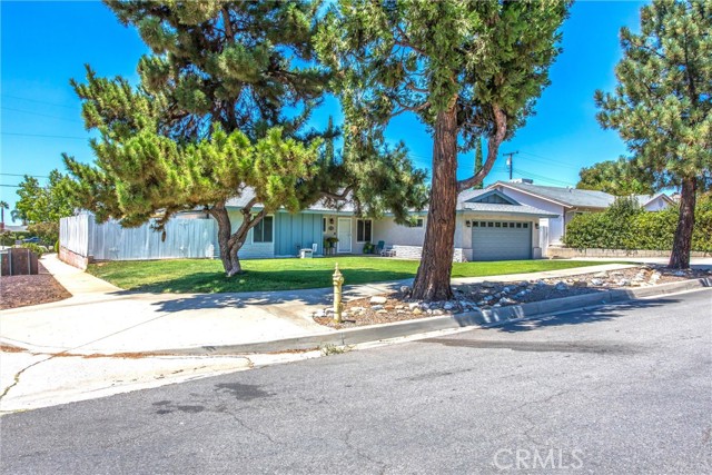 Detail Gallery Image 2 of 31 For 13638 San Leandro Ave, Yucaipa,  CA 92399 - 4 Beds | 2 Baths