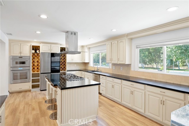 Detail Gallery Image 23 of 70 For 17211 Orozco St, Granada Hills,  CA 91344 - 5 Beds | 5/1 Baths