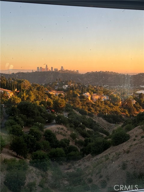 Detail Gallery Image 6 of 8 For 3851 Cazador St, Glassell Park,  CA 90065 - 4 Beds | 4 Baths