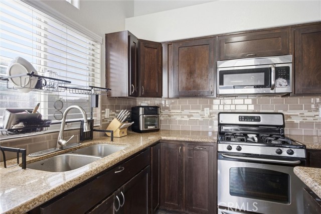 Detail Gallery Image 18 of 42 For 3802 Windflower Ave, Bakersfield,  CA 93313 - 3 Beds | 2 Baths