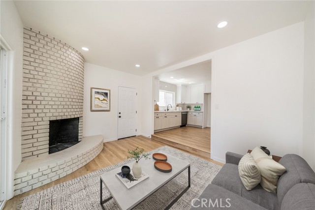 Detail Gallery Image 9 of 30 For 18987 Mindanao St, Bloomington,  CA 92316 - 4 Beds | 2 Baths