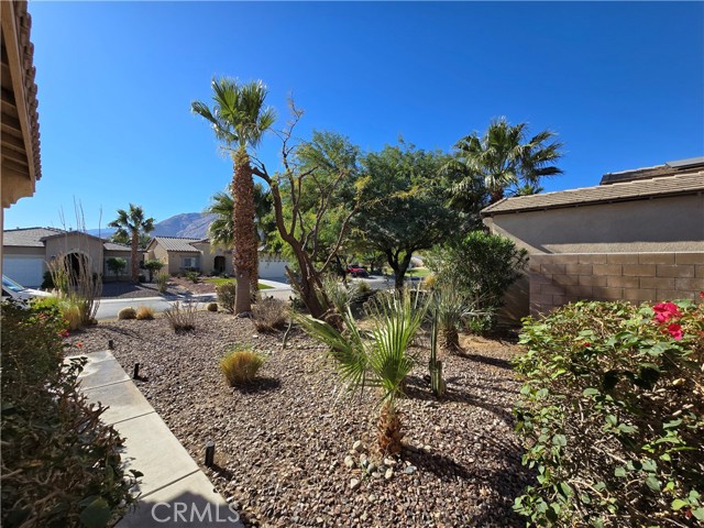 Detail Gallery Image 2 of 21 For 736 Summit Dr, Palm Springs,  CA 92262 - 3 Beds | 2 Baths