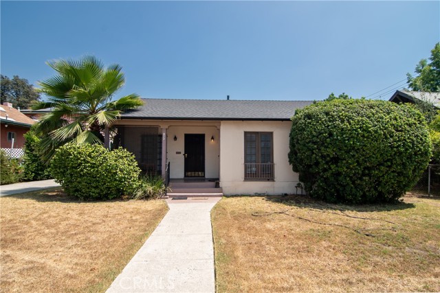 890 Worcester Avenue, Pasadena CA: https://media.crmls.org/medias/4def266e-308a-489b-87da-ab3eb1d83d05.jpg