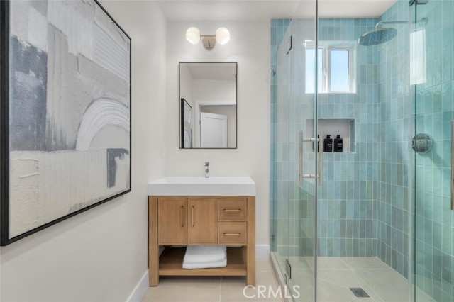 2411 Thomas Avenue, Redondo Beach CA: https://media.crmls.org/medias/4defbef4-f8a1-4405-8f46-0617bc4464f2.jpg