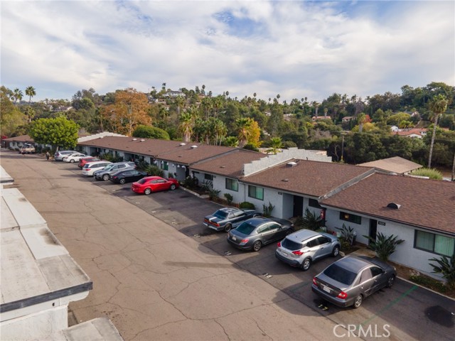 Detail Gallery Image 10 of 23 For 1010 Clearbrook Ln, Vista,  CA 92084 - – Beds | – Baths