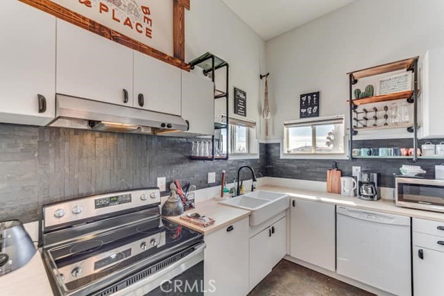 Detail Gallery Image 11 of 28 For 58725 Botkin Rd, Landers,  CA 92285 - 3 Beds | 2 Baths