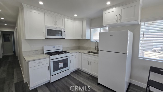 1750 N Madera Avenue, Ontario CA: https://media.crmls.org/medias/4df0424c-d82e-43ea-bcdd-9fb7d11a30ed.jpg