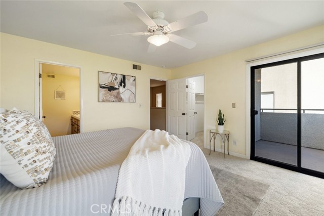 484 S Euclid Avenue, Pasadena CA: https://media.crmls.org/medias/4df130a2-df24-4976-ba43-7bcc52eb4ecf.jpg