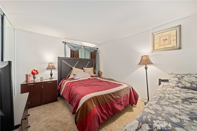 Detail Gallery Image 22 of 28 For 38661 Annette Ave, Palmdale,  CA 93551 - 5 Beds | 2/1 Baths