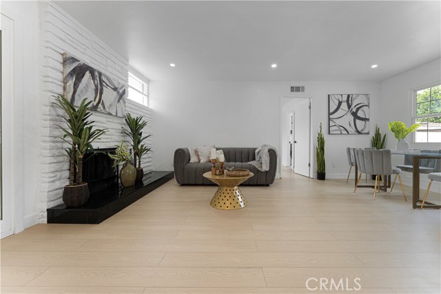17121 Simonds Street, Granada Hills CA: https://media.crmls.org/medias/4df258a4-52f5-4e8a-8731-c5e0f8db3266.jpg