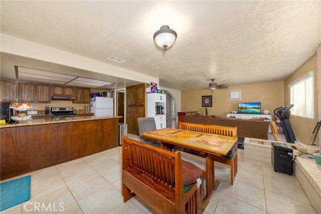 Detail Gallery Image 8 of 48 For 15090 Orchard Hill Ln, Helendale,  CA 92342 - 3 Beds | 2 Baths