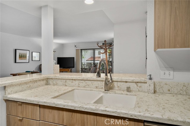 254 E Fern Avenue, Redlands CA: https://media.crmls.org/medias/4df2e4f8-de0f-4bbd-ba7d-d6aea1f8a6a3.jpg