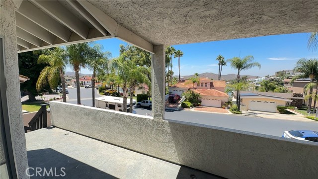 22547 Cascade, Canyon Lake CA: https://media.crmls.org/medias/4df31d29-bc91-48db-a935-a651a302d608.jpg