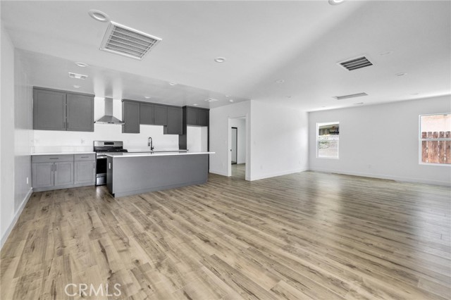 Detail Gallery Image 6 of 22 For 1601 1603 W 165th St, Compton,  CA 90220 - 7 Beds | 6 Baths