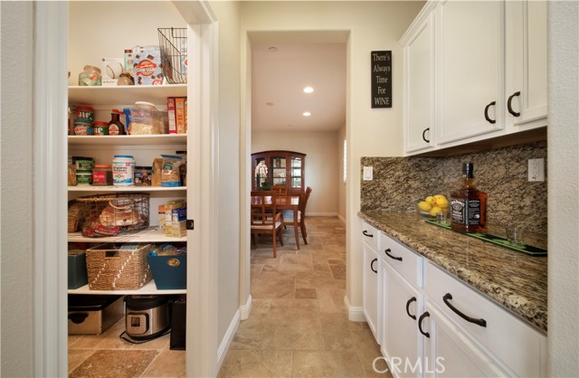 Detail Gallery Image 10 of 33 For 5572 Thoroughbred St, Oceanside,  CA 92057 - 4 Beds | 3/1 Baths