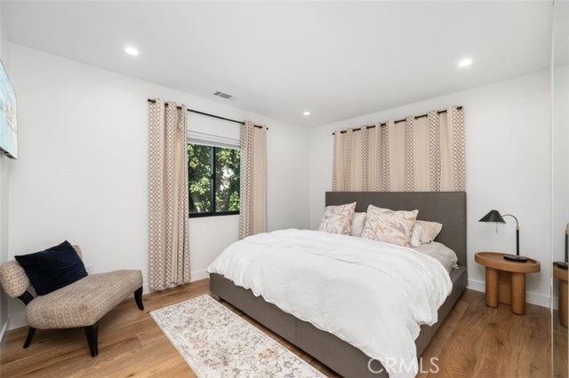 2329 Vineyard Avenue, Los Angeles CA: https://media.crmls.org/medias/4df40c92-c0c4-4f23-92e6-192383abec59.jpg