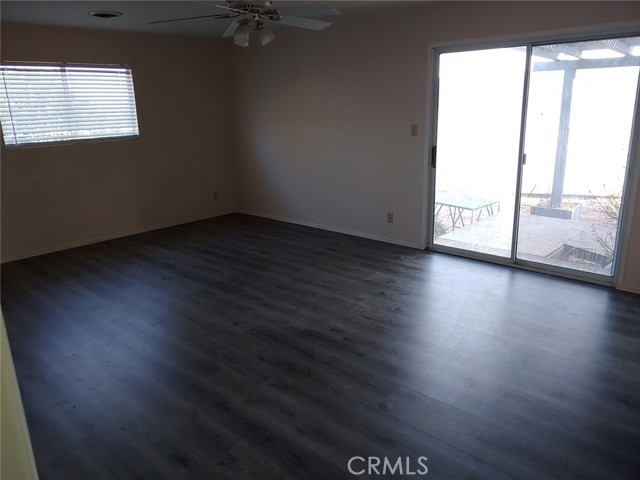 13050 Carter Lane, Clearlake CA: https://media.crmls.org/medias/4df410d9-89c5-475d-ab3e-db3147780b87.jpg