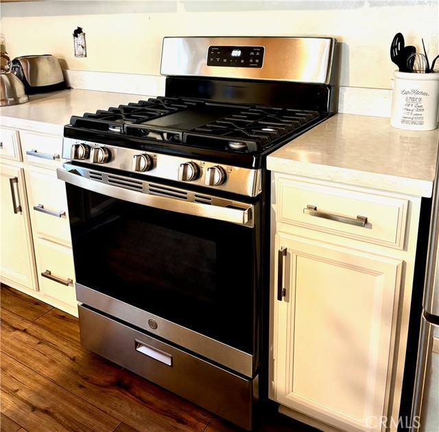 Detail Gallery Image 12 of 30 For 43354 Deer Canyon, Big Bear Lake,  CA 92315 - 3 Beds | 2/1 Baths