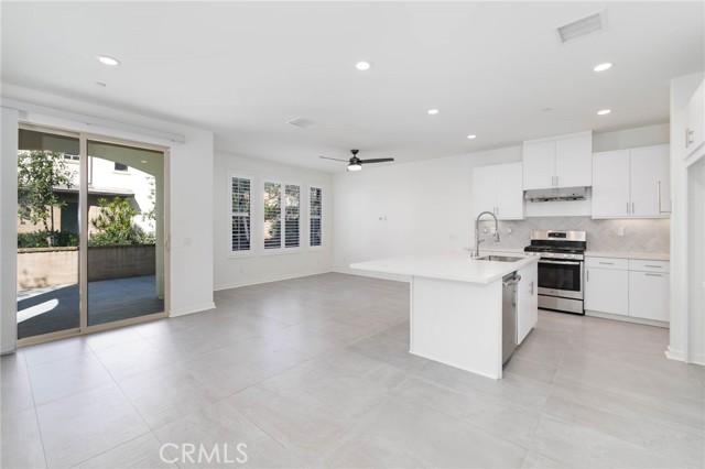 Detail Gallery Image 6 of 36 For 26 Prominence, Lake Forest,  CA 92630 - 2 Beds | 2/1 Baths