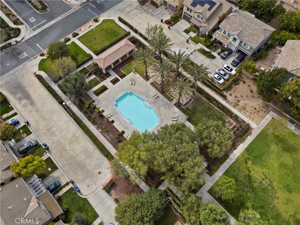https://media.crmls.org/medias/4df6a9e5-058a-424d-a502-9be4480ab858.jpg?preset=X-Large