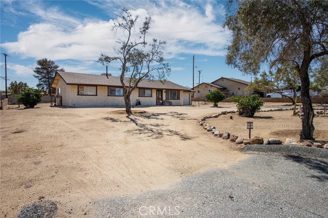 7103 Hanford Avenue, Yucca Valley CA: https://media.crmls.org/medias/4df70d61-c389-453a-8867-dafd9191123b.jpg