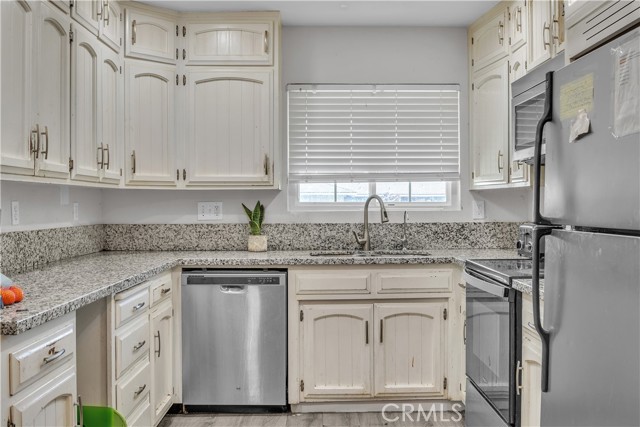 Detail Gallery Image 6 of 17 For 1527 Underwood, Atwater,  CA 95301 - 3 Beds | 2 Baths