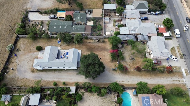 8005 Oleander, Fontana CA: https://media.crmls.org/medias/4df82d70-eccb-432e-b60b-632a1ade92c6.jpg