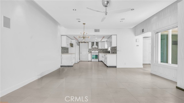 1553 Spyglass, Palm Springs CA: https://media.crmls.org/medias/4df8be8a-bd3e-4efa-bef7-2377b38b993c.jpg