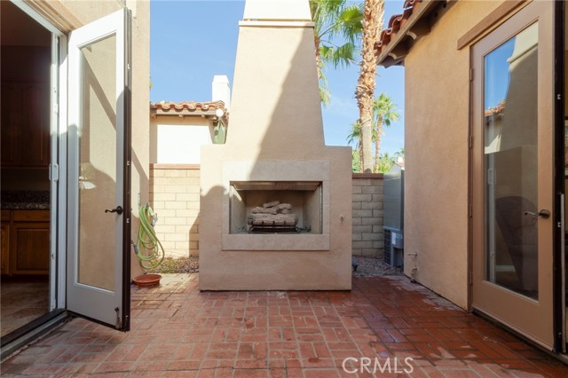 Detail Gallery Image 4 of 33 For 1793 Pintura Cir, Palm Springs,  CA 92264 - 3 Beds | 3/1 Baths