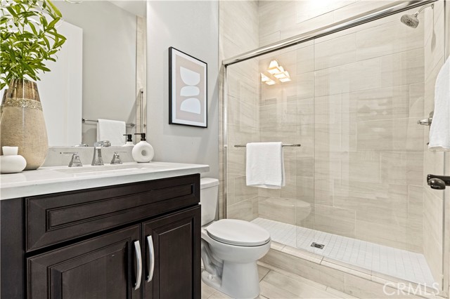 51 Dunmore, Irvine CA: https://media.crmls.org/medias/4dfb052a-ba07-48d0-ae64-11d00a0bcbc1.jpg