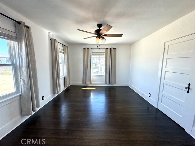 450 W 38th Street, San Pedro CA: https://media.crmls.org/medias/4dfbd5a0-2680-424b-a4f2-5f3583fb036d.jpg
