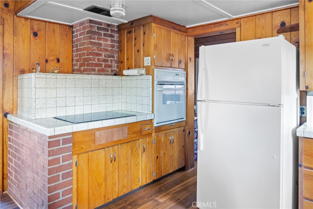 https://media.crmls.org/medias/4dfd2d20-387a-437c-92d2-4d63ba42d8d5.jpg?preset=X-Large
